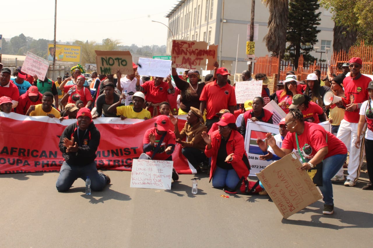 WATCH Striking Tembisa Hospital Workers Locked Out Of Premises